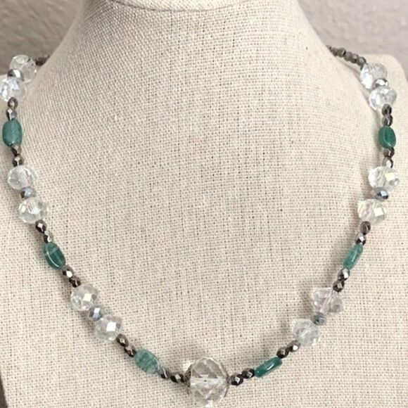 Clear, green & gray necklace (NEW) - Picture 2 of 4